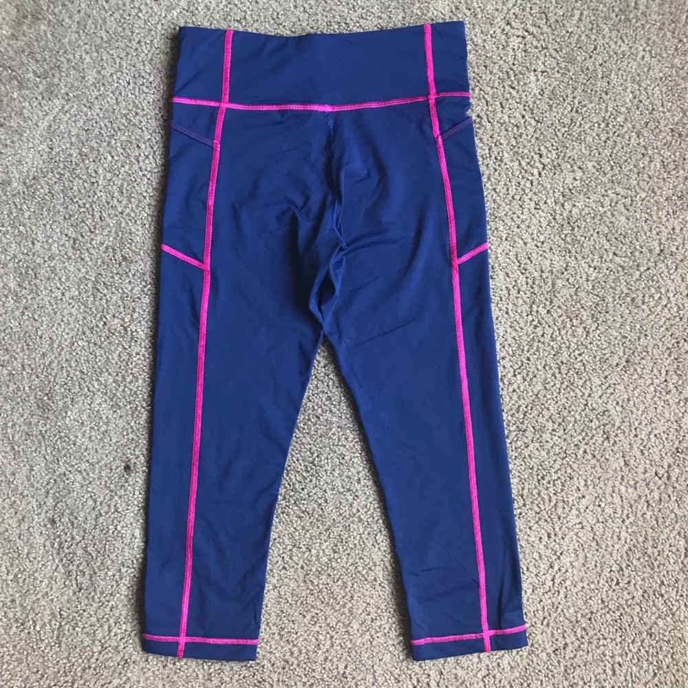 Vineyard Vines Solid Performance Crop Leggings - image 5